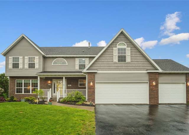 Property at 7819 Winston Dr NE, Cedar Rapids, IA 52402, 4 beds, 4.5 baths