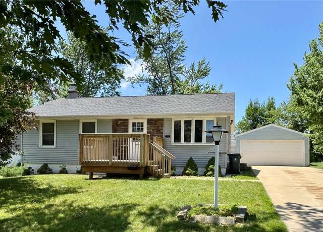 Property at 72 Fleetwood Rd NW, Cedar Rapids, IA 52405, 3 beds, 1.5 baths