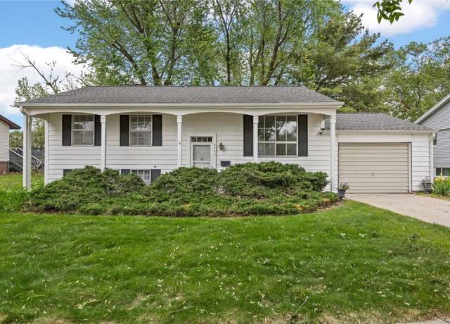 Property at 4232 Twin Pine Dr NE, Cedar Rapids, IA 52402, 3 beds, 1 bath