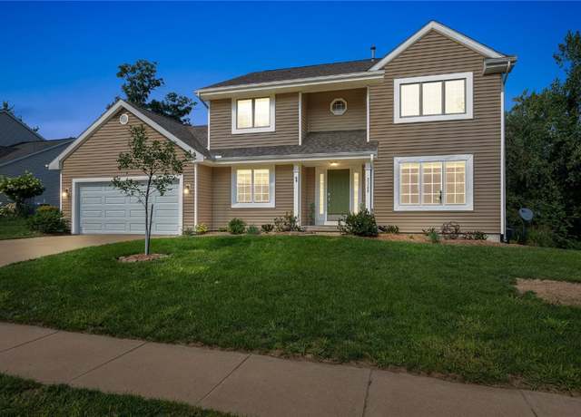 Property at 3328 Riverside Dr NE, Cedar Rapids, IA 52411, 4 beds, 2.5 baths