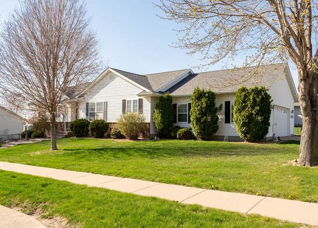 Property at 401 Rosedale Dr, Center Point, IA 52213, 3 beds, 2.5 baths