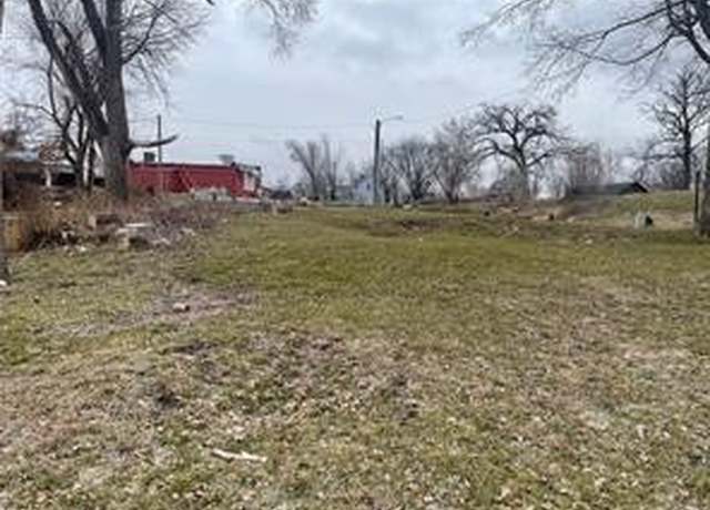 Property at 1060 10th St SE, Cedar Rapids, IA 52401