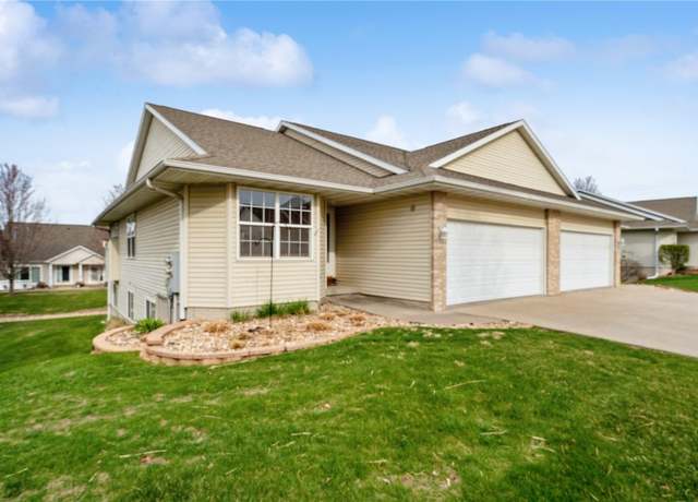 Property at 6722 Waterview Dr Dr, Cedar Rapids, IA 52404, 4 beds, 3 baths