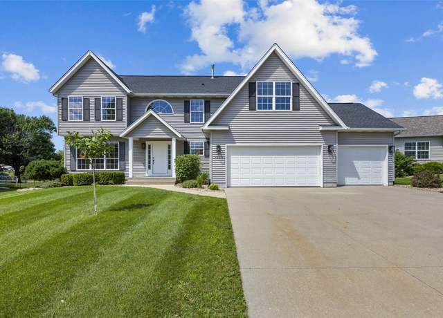 Property at 7603 Hampshire Dr Dr NE, Cedar Rapids, IA 52402, 4 beds, 3 baths