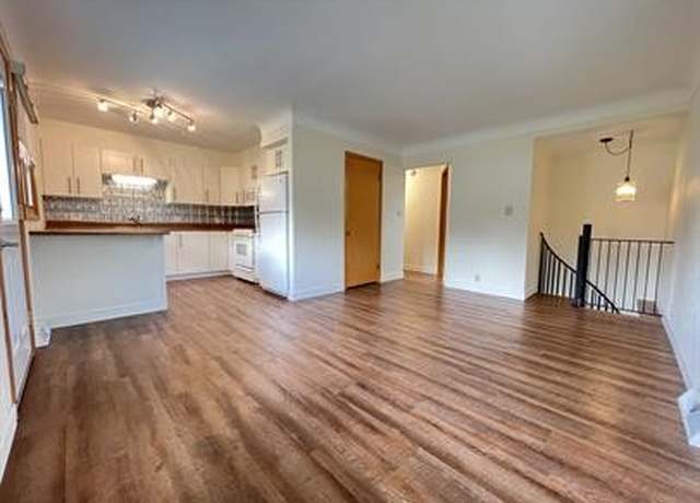 Property at 2916/2918 Johnson Ave NW, Cedar Rapids, IA 52405
