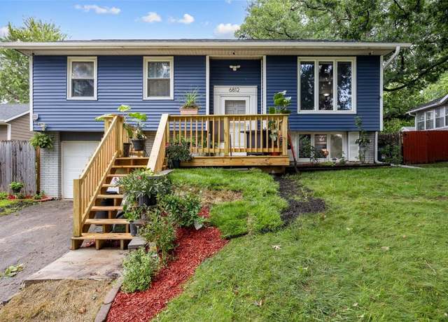 Property at 6812 Kelburn Ln NE, Cedar Rapids, IA 52402, 3 beds, 1.5 baths