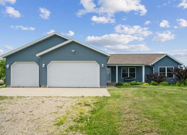 Property at 3182 62nd St, Shellsburg, IA 52332, 4 beds, 2 baths