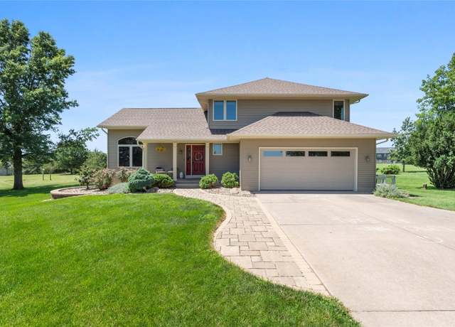 Property at 3904 Shady Oaks Dr, Marion, IA 52302, 3 beds, 2.5 baths