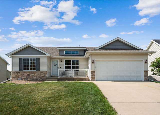 Property at 1301 Scarlet Sage Dr SW, Cedar Rapids, IA 52404, 4 beds, 3 baths