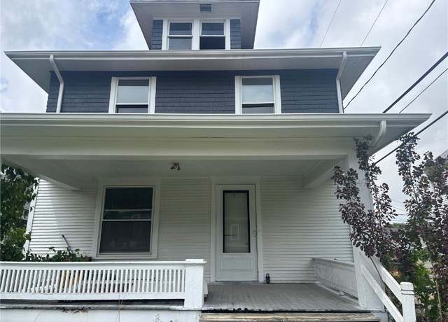 Property at 349 17th St SE, Cedar Rapids, IA 52403, 3 beds, 1 bath