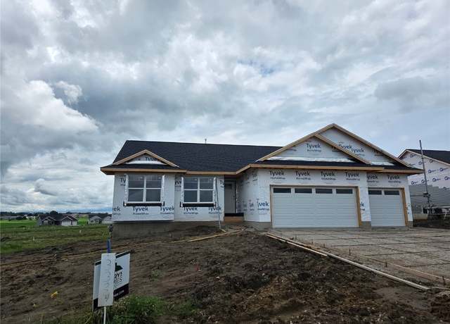 Property at 3329 Center Ct, Robins, IA 52328, 4 beds, 3 baths