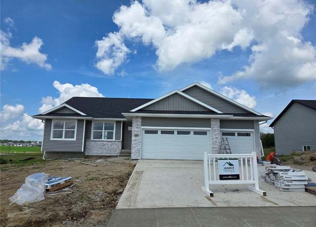 Property at 3329 Center Ct, Robins, IA 52328, 4 beds, 3 baths
