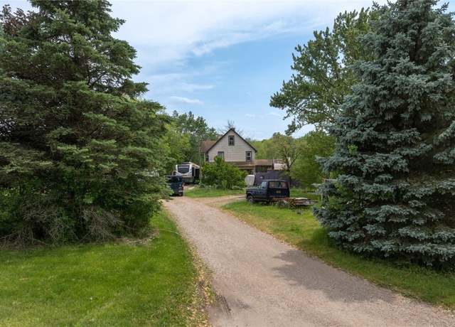 Property at 3136 155th St, Muscatine, IA 52761, 4 beds, 1 bath