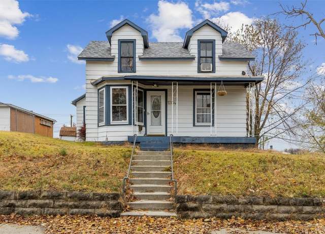 Property at 1204 15th St, Belle Plaine, IA 52208, 3 beds, 1 bath