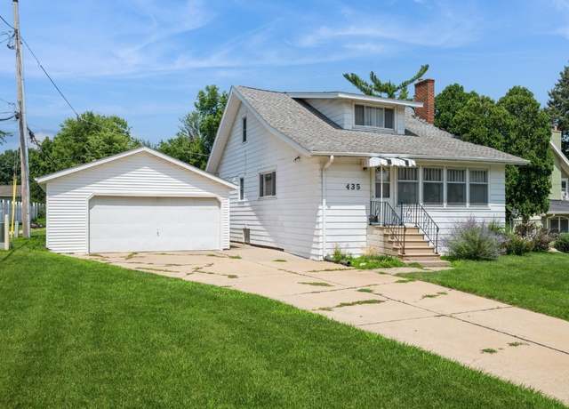 Property at 435 Forest Dr SE, Cedar Rapids, IA 52403, 4 beds, 1.5 baths