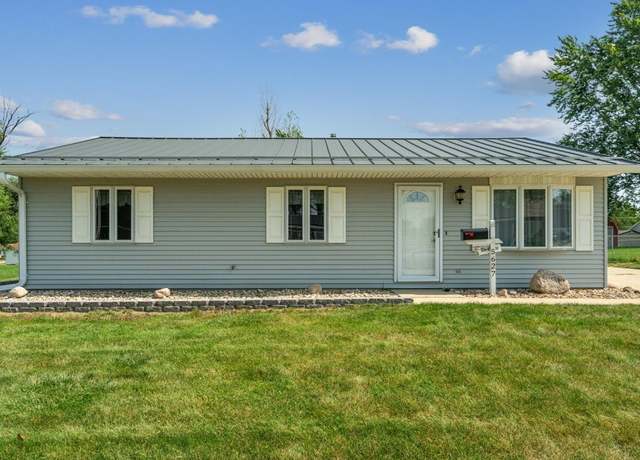 Property at 5627 Colorado Dr Dr SW, Cedar Rapids, IA 52404, 3 beds, 2 baths