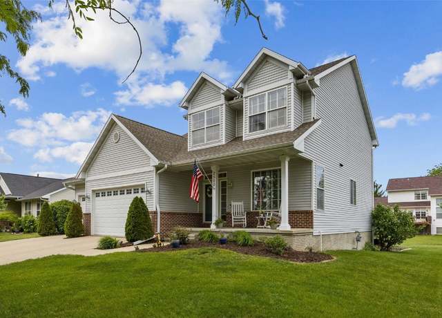 Property at 2520 Wolf Creek Trl Trl, Hiawatha, IA 52233, 5 beds, 3.5 baths