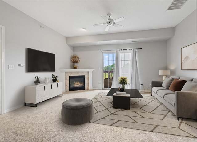 Property at 250 Cimarron Dr #311, Hiawatha, IA 52233, 2 beds, 2 baths