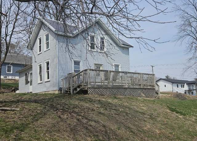 Property at 1212 15th St, Belle Plaine, IA 52208, 4 beds, 1 bath