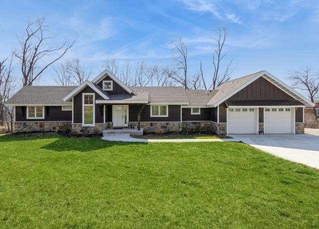Property at 3625 Rogers Rd NW, Cedar Rapids, IA 52405, 3 beds, 2.5 baths