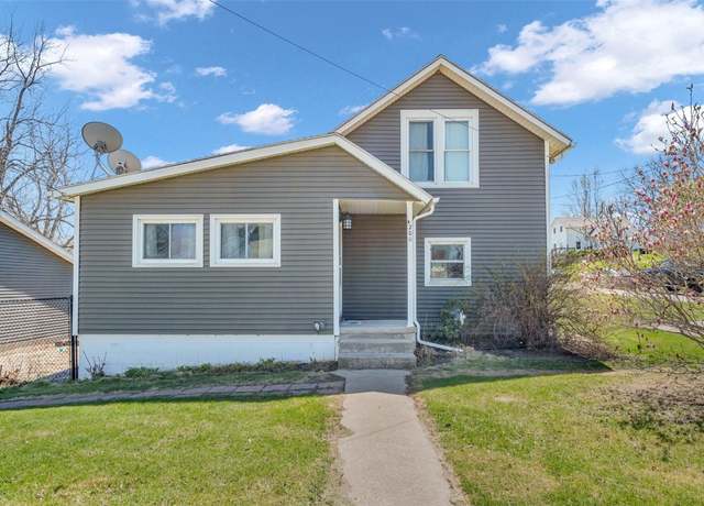Property at 200 E Penn St, Williamsburg, IA 52361, 3 beds, 1 bath