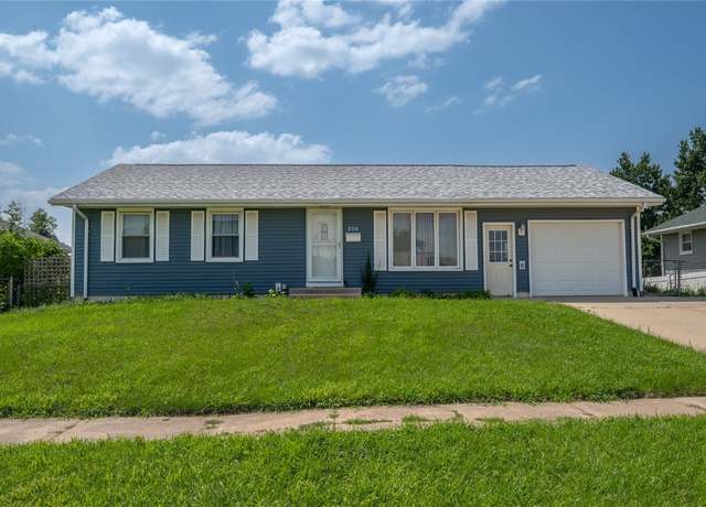 Property at 200 Atwood Dr Dr SW, Cedar Rapids, IA 52404, 3 beds, 1.5 baths