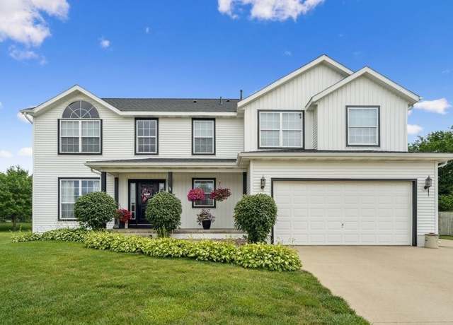 Property at 725 High Point Dr SW, Cedar Rapids, IA 52404, 4 beds, 2.5 baths