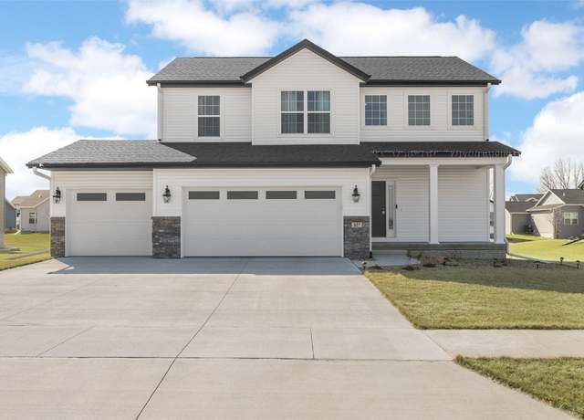 Property at 327 Meadows Field Dr NE, Cedar Rapids, IA 52402, 4 beds, 2.5 baths