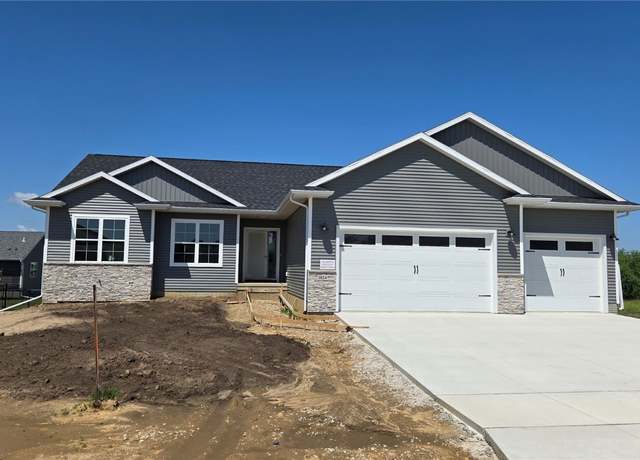 Property at 1024 Kettering Rd, Marion, IA 52302, 4 beds, 3 baths
