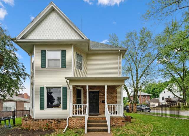 Property at 205 S Ford St, Anamosa, IA 52205, 5 beds, 2 baths