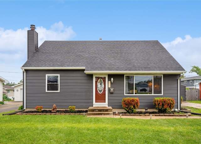 Property at 3007 Ravenwood Ter NW, Cedar Rapids, IA 52405, 4 beds, 2.5 baths