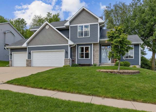 Property at 3725 Emerson Ave NE, Cedar Rapids, IA 52411, 4 beds, 3.5 baths