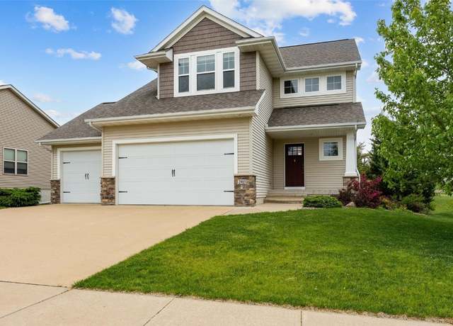 Property at 2913 Caspian Rd, Hiawatha, IA 52233, 3 beds, 2.5 baths