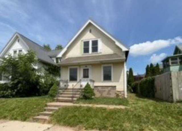 Property at 618 18th St St SE, Cedar Rapids, IA 52403, 2 beds, 1 bath