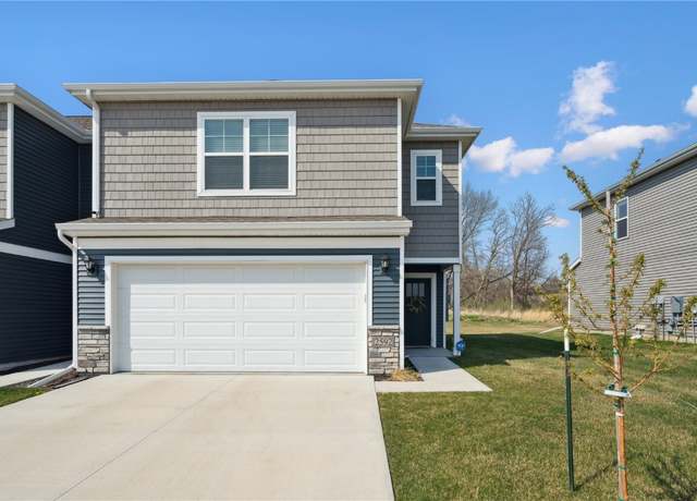 Property at 2592 Anne Ln, Hiawatha, IA 52233, 3 beds, 2.5 baths