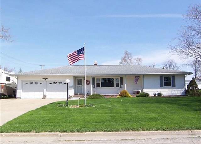 Property at 419 W 15th St, Vinton, IA 52349, 2 beds, 1.5 baths