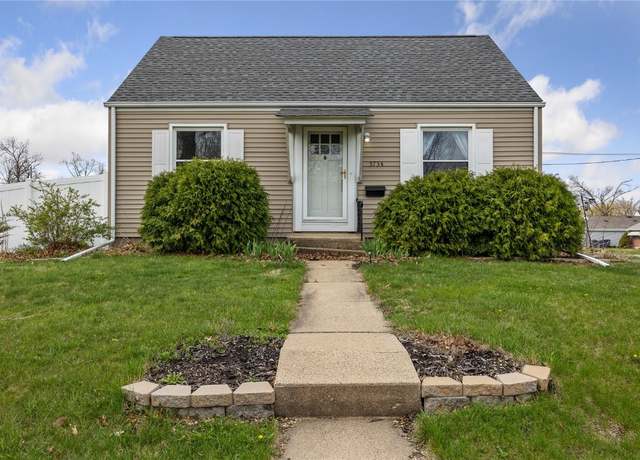 Property at 3734 C Ave Ave NE, Cedar Rapids, IA 52402, 3 beds, 1 bath