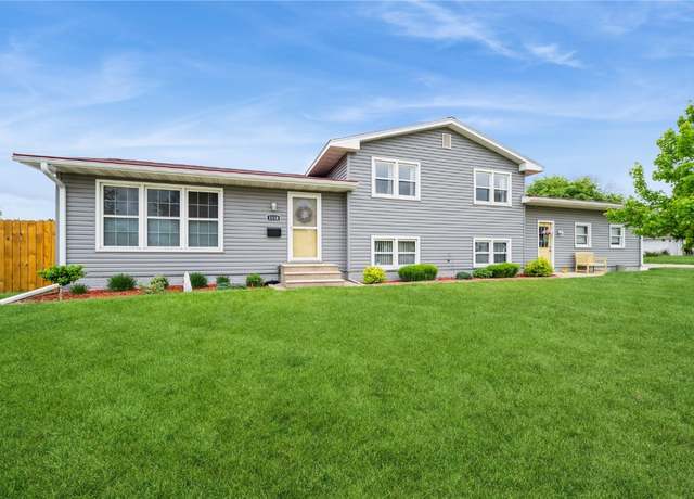 Property at 1110 Rainbow Blvd, Hiawatha, IA 52233, 4 beds, 2 baths