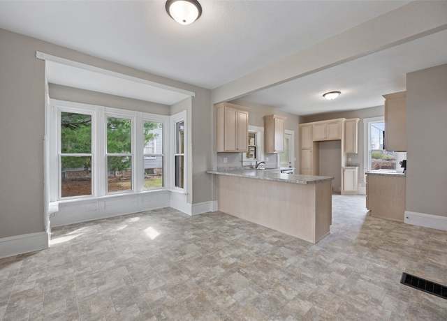 Property at 436 18th St St, Marion, IA 52302, 3 beds, 2.5 baths