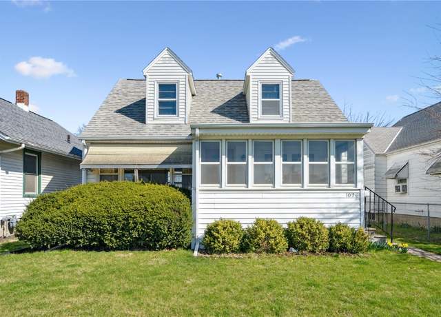 Property at 1026 G Ave Ave NW, Cedar Rapids, IA 52405, 2 beds, 1.5 baths