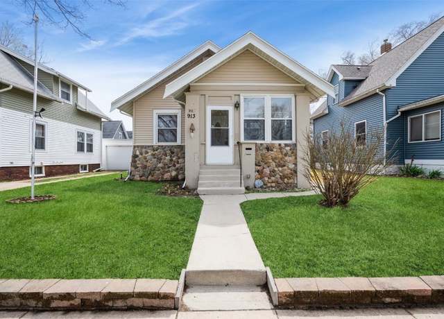 Property at 913 H Ave NW, Cedar Rapids, IA 52405, 2 beds, 1 bath