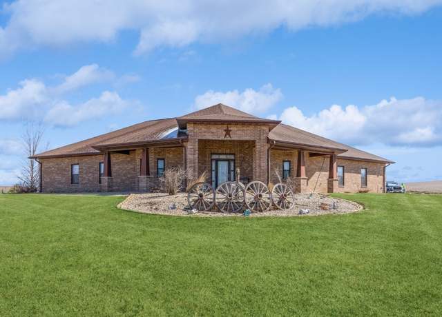 Property at 1297 Harding Ave, Tipton, IA 52772, 3 beds, 2.5 baths