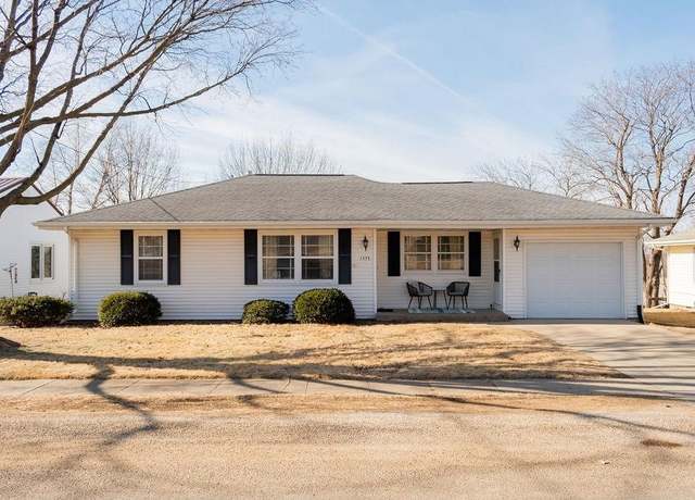Property at 1339 Summit St, Center Point, IA 52213, 3 beds, 1.5 baths