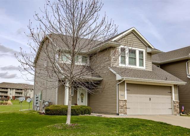 Property at 412 Cimarron Dr NE, Hiawatha, IA 52233, 3 beds, 2.5 baths
