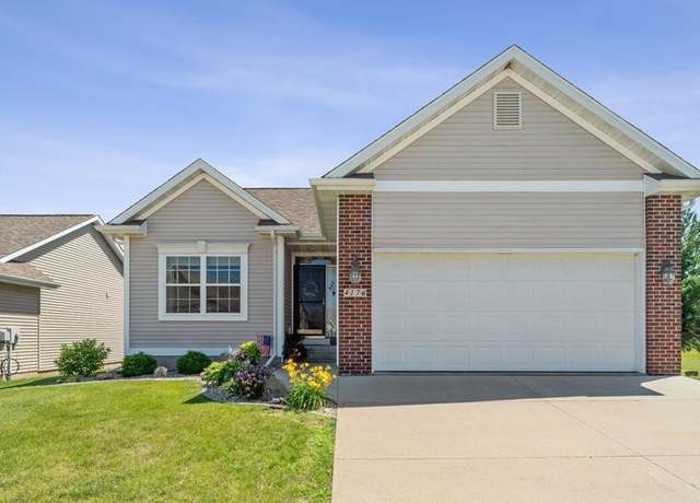 Property at 4176 Lakeview Dr SW, Cedar Rapids, IA 52404, 3 beds, 3 baths