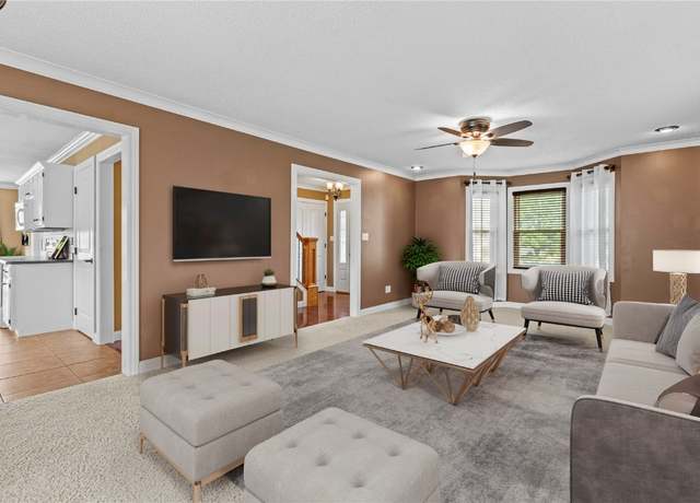 Property at 1935 48th Street Ct, Marion, IA 52302, 3 beds, 2.5 baths