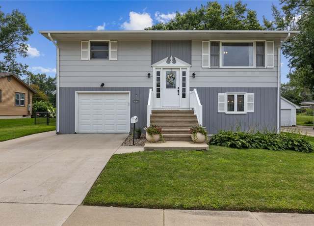 Property at 2875 23rd Ave, Marion, IA 52302, 4 beds, 2 baths