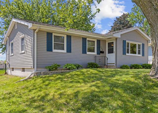Property at 755 Alpine Rd, Marion, IA 52302, 3 beds, 2 baths