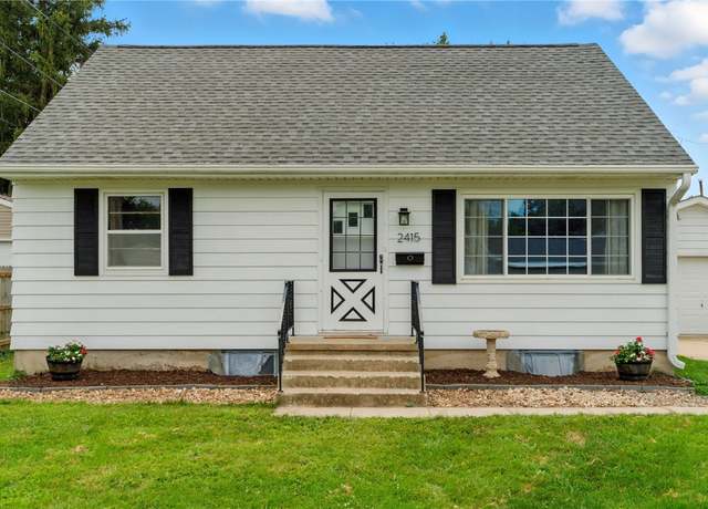 Property at 2415 14th Ave, Marion, IA 52302, 3 beds, 1.5 baths
