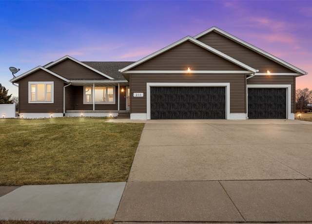 Property at 211 Wildcat Trl SW, Shellsburg, IA 52233, 4 beds, 3 baths
